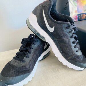 Nike Air Max Ivigor, Black w/White Sole and White Swoosh, W's 11/M's 9.5/EU 43